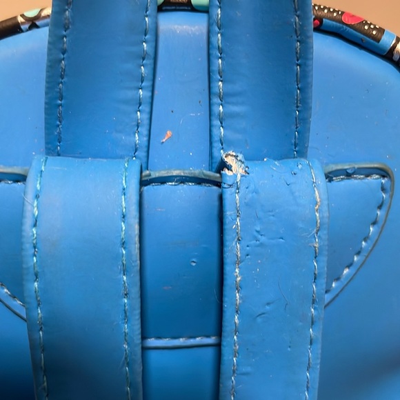 Smiggles backpack with superhero cape - Picture 4 of 5